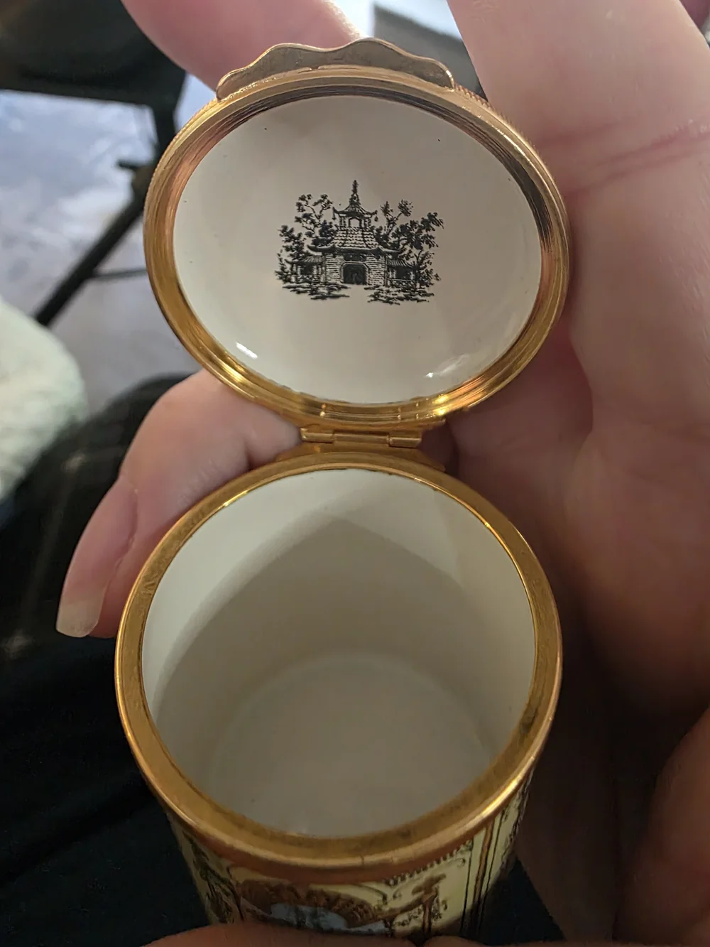 Like New Vintage Bilston & Battersea Enamels Trinket Box Chinoiserie England